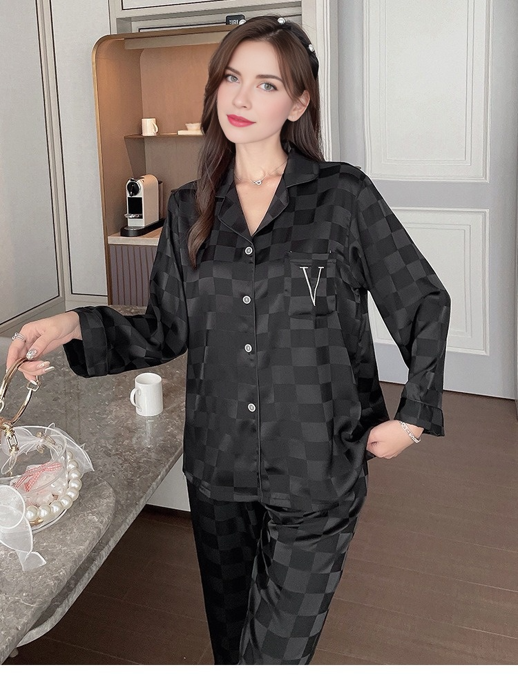 Women's Checkered Pyjama Set - Black